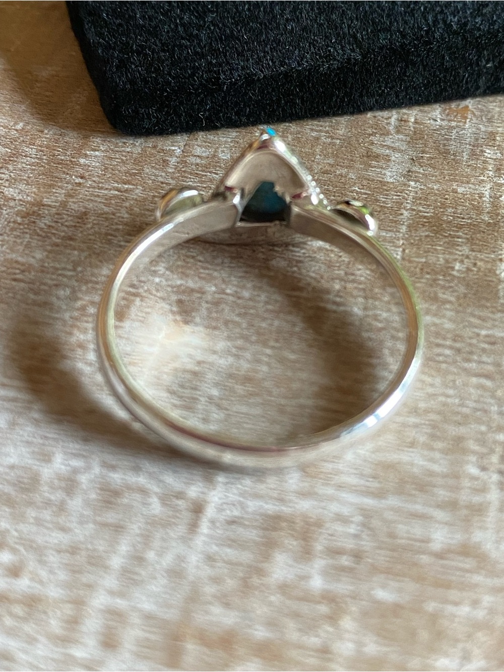 R50 Kingman Turquoise triangle sterling silver ring | size: 9 - Picture 5 of 8